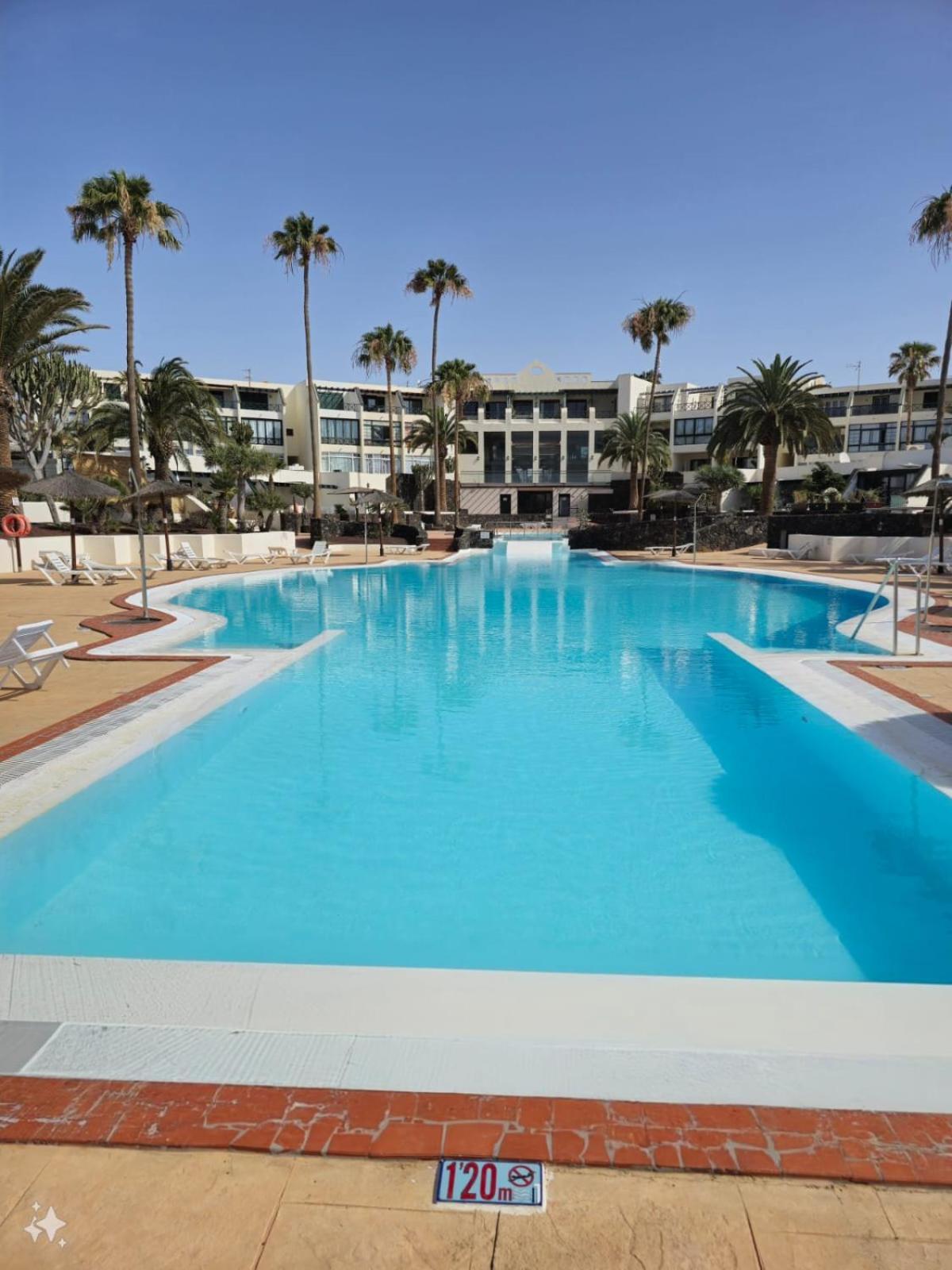 Bungalow Goa Pool View, Playa Roca Residence Sea Front Access - Free Ac - Wifi Коста-Тегисе Экстерьер фото